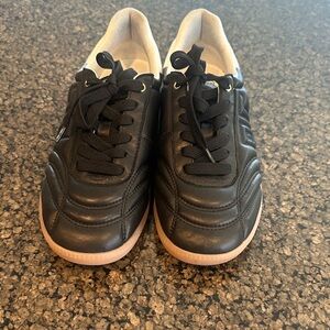 Back 70 Ladies Sneakers